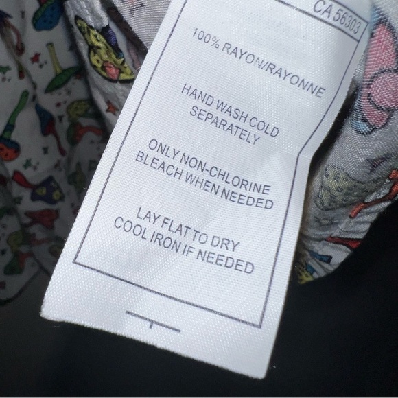 A-LAB Unisex Short Sleeved Button Down Trippy Mushroom Shirt Size Medium - Picture 14 of 15